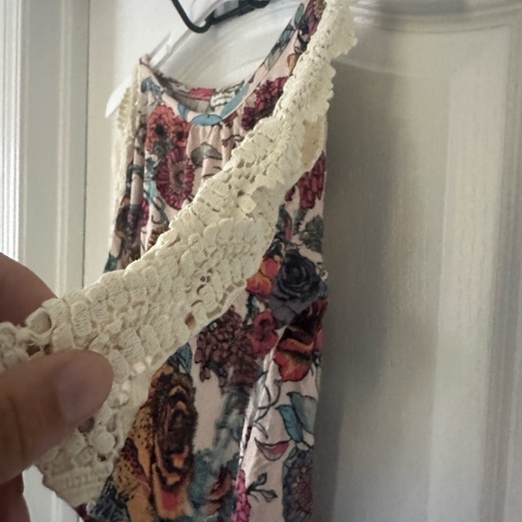 Floral Shirt Female Medium - Picture 4 of 4